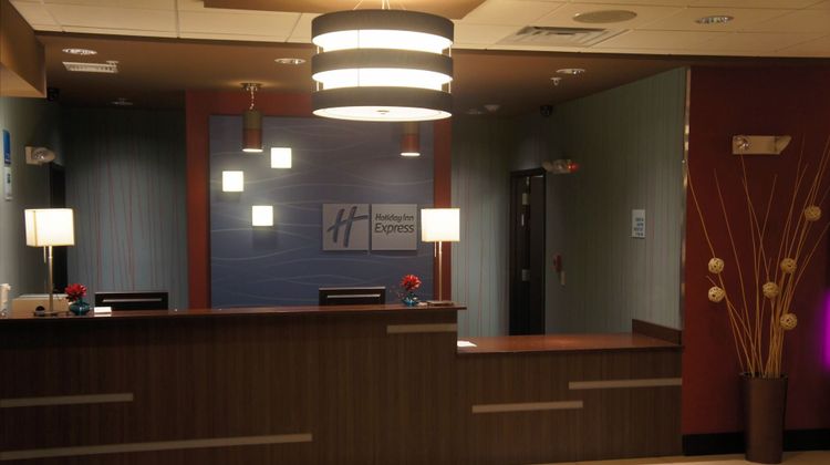 Holiday Inn Express & Suites York SE Lobby