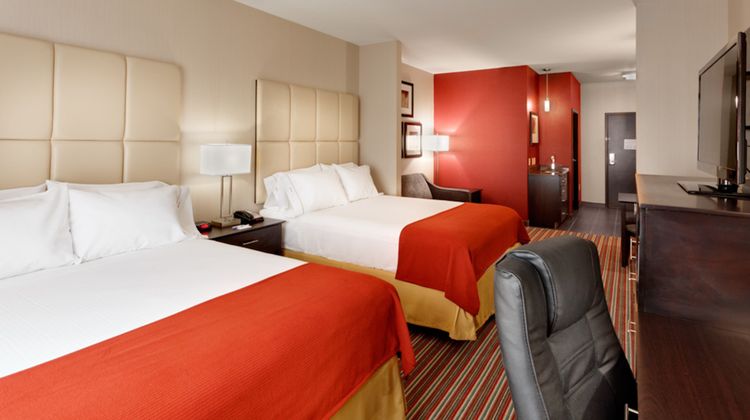 Holiday Inn Express & Suites York SE Suite