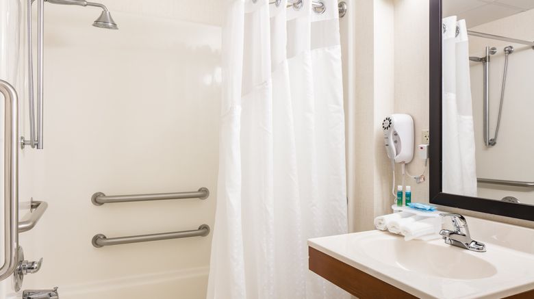 <b>Holiday Inn Express & Suites Room</b>. Images powered by <a href="https://www.leonardoworldwide.com/" title="Leonardo Worldwide" target="_blank">Leonardo</a>.