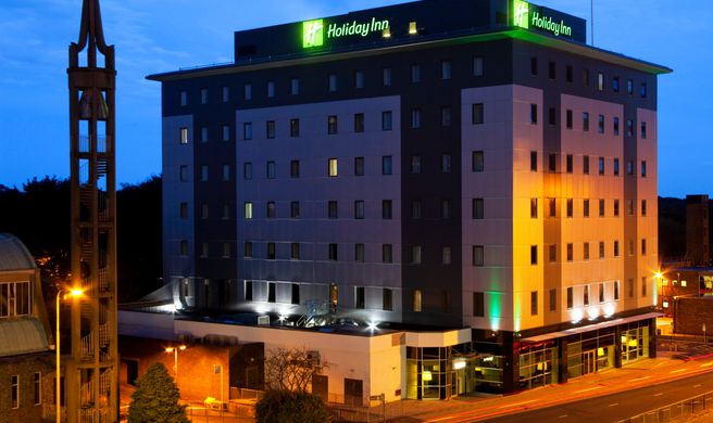 Holiday Inn Stevenage Exterior