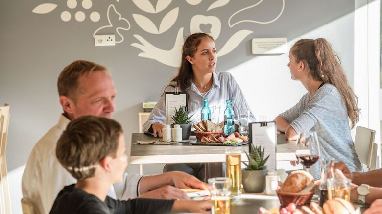 <b>Jufa Hotel Koenigswinter Restaurant</b>. Images powered by <a href="https://www.leonardoworldwide.com/" title="Leonardo Worldwide" target="_blank">Leonardo</a>.