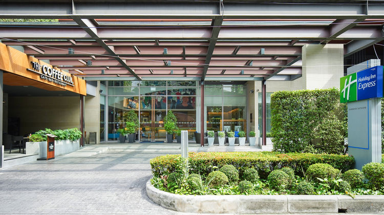 Holiday Inn Express Bangkok Sathorn Exterior
