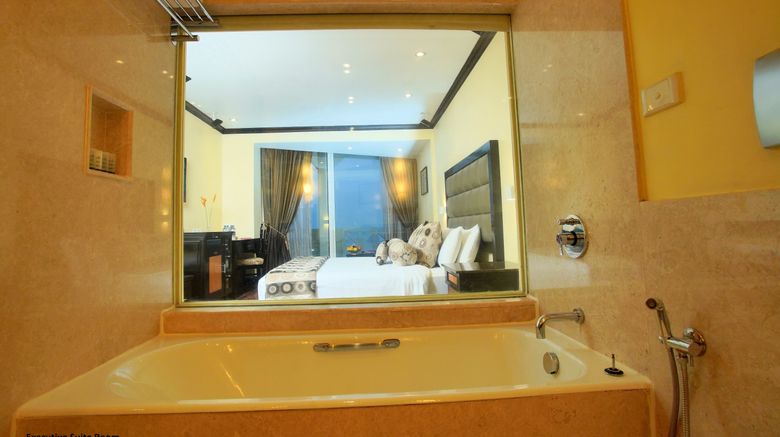 <b>Vivanta Ernakulam, Marine Drive Room</b>. Images powered by <a href="https://www.leonardoworldwide.com/" title="Leonardo Worldwide" target="_blank">Leonardo</a>.