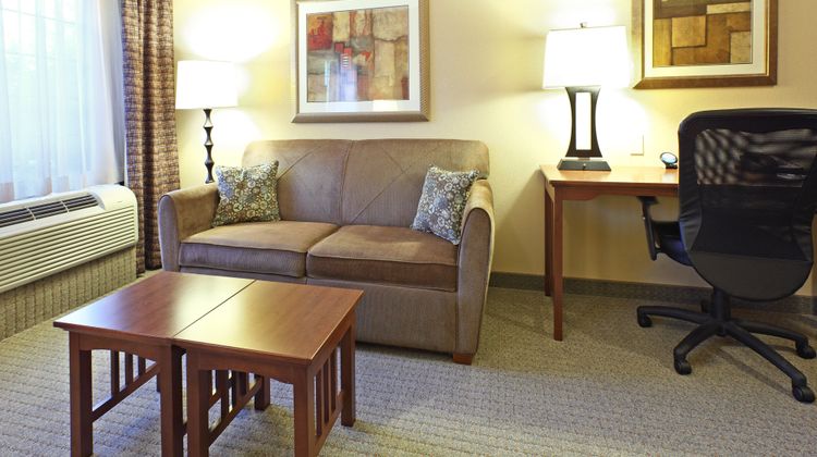 Staybridge Suites Bentonville Suite