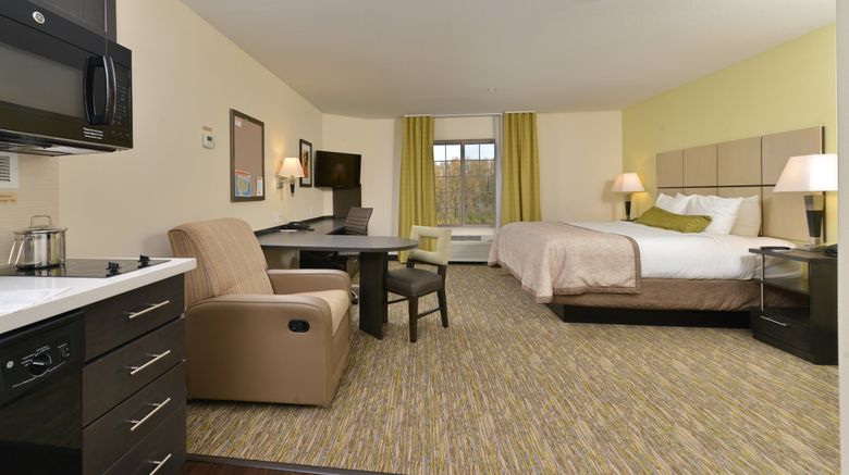 <b>Candlewood Suites Eugene Springfield Room</b>. Images powered by <a href="https://www.leonardoworldwide.com/" title="Leonardo Worldwide" target="_blank">Leonardo</a>.