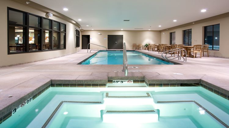 Holiday Inn Express Hotel & Suites Pool