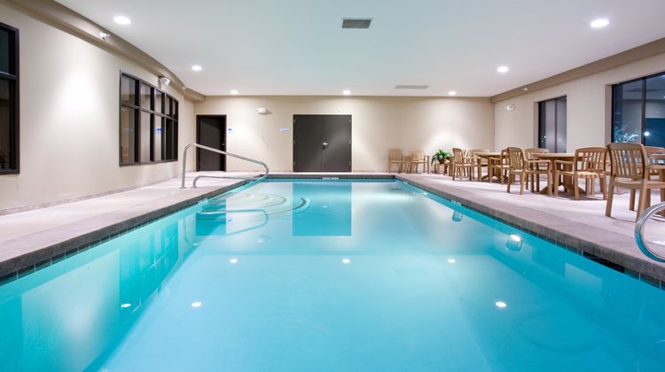Holiday Inn Express Hotel & Suites Pool