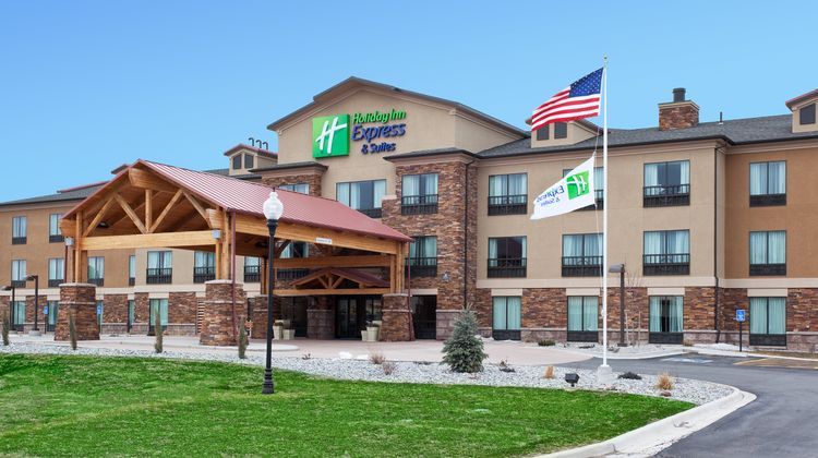 Holiday Inn Express Hotel & Suites Exterior