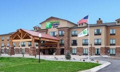 Holiday Inn Express Hotel & Suites