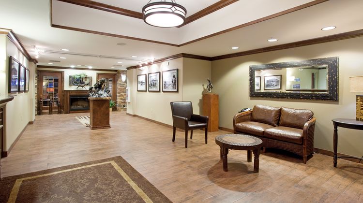 Holiday Inn Express Hotel & Suites Lobby