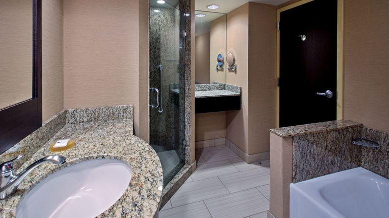 <b>Crowne Plaza Glen Ellyn-Lombard-Downers Suite</b>. Images powered by <a href="https://www.leonardoworldwide.com/" title="Leonardo Worldwide" target="_blank">Leonardo</a>.