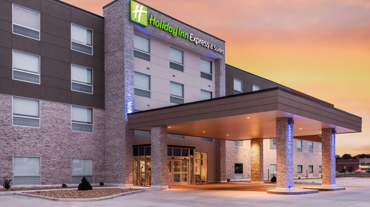 Holiday Inn Express & Suites West Plains Exterior