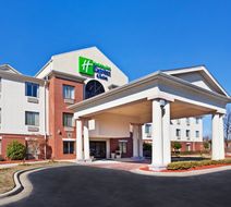 Holiday Inn Express & Suites Reedsvile Exterior