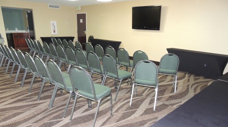 Holiday Inn Express/Suites Birmingham E Meeting