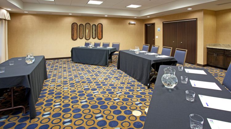 Holiday Inn Express Hotel & Suites Meeting