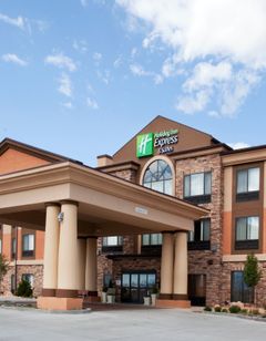 Holiday Inn Express Hotel & Suites