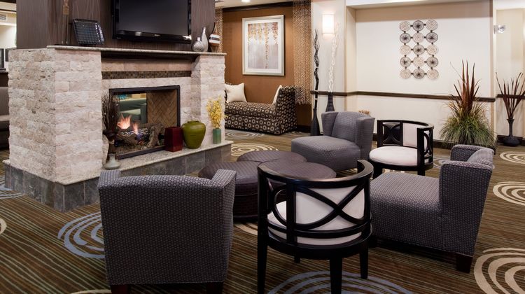 Holiday Inn Express Hotel & Suites Lobby