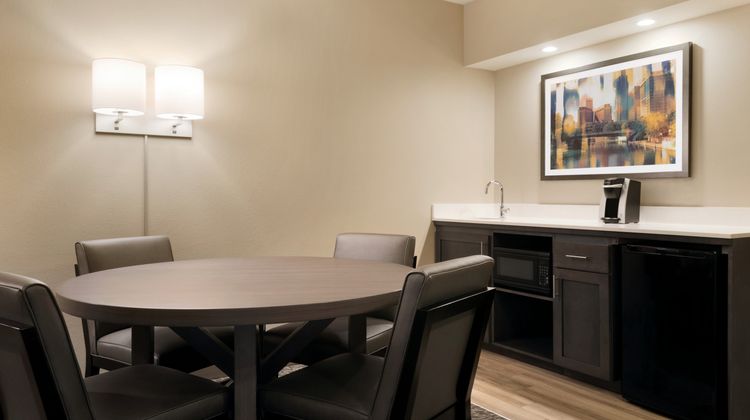 Holiday Inn & Suites Council Bluffs-I-29 Suite