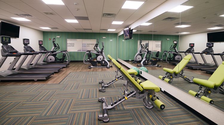 Holiday Inn Expres/Stes Chicago N Shore Health Club