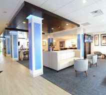 Holiday Inn Expres/Stes Chicago N Shore Lobby