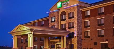 Holiday Inn Express & Suites Exterior