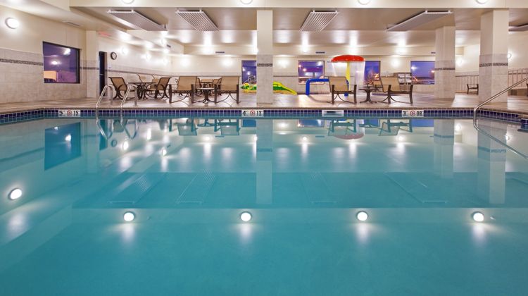 Holiday Inn Express & Suites Pool