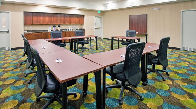 Holiday Inn Express & Suites Topeka N Meeting