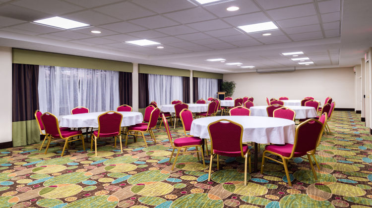 Holiday Inn & Suites Warren Ballroom