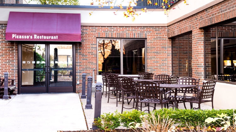 Holiday Inn & Suites Warren Other