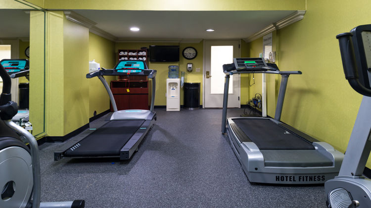 Holiday Inn & Suites Warren Health Club