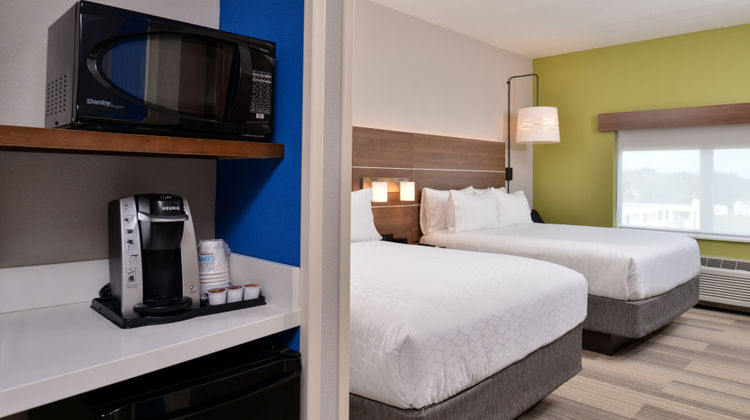 Holiday Inn Express & Suites Alachua Room