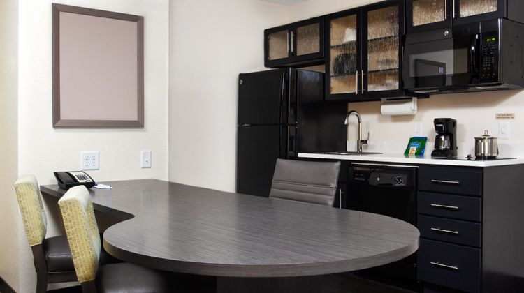 Candlewood Suites Carrollton Room