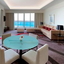 Le Meridien Al Aqah Beach Resort