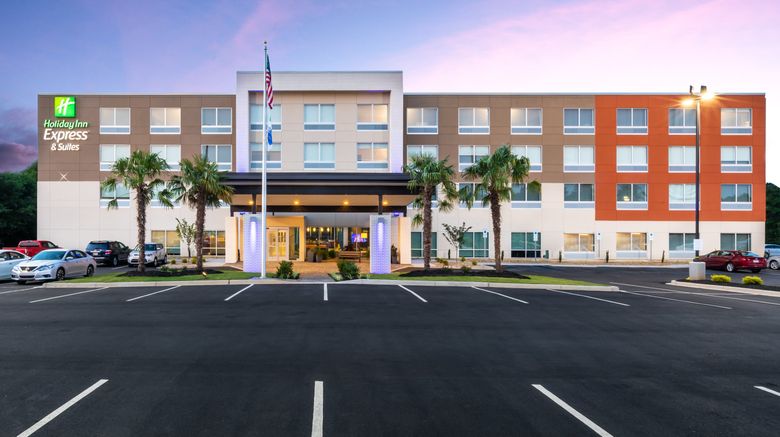 <b>Holiday Inn Express & Suites Piedmont Exterior</b>. Images powered by <a href="https://www.leonardoworldwide.com/" title="Leonardo Worldwide" target="_blank">Leonardo</a>.