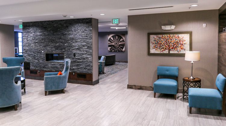 Holiday Inn & Suites Denver Tech Center Lobby