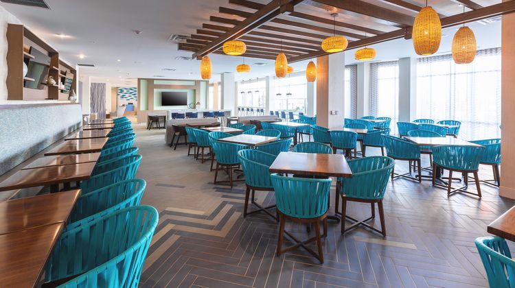 Holiday Inn Express & Suites At Seaworld Restaurant