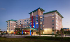 Holiday Inn Express & Suites At Seaworld