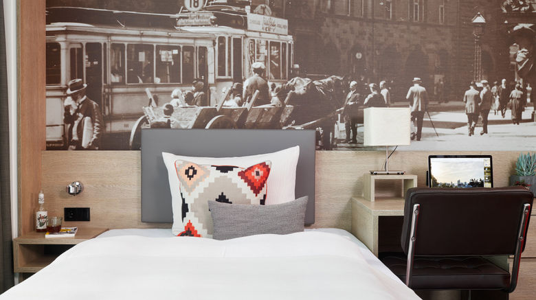 <b>Living Hotels Frankfurt Room</b>. Images powered by <a href="https://www.leonardoworldwide.com/" title="Leonardo Worldwide" target="_blank">Leonardo</a>.