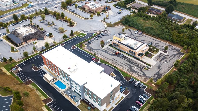 <b>Holiday Inn Express & Suites Gainesville Exterior</b>. Images powered by <a href="https://www.leonardoworldwide.com/" title="Leonardo Worldwide" target="_blank">Leonardo</a>.