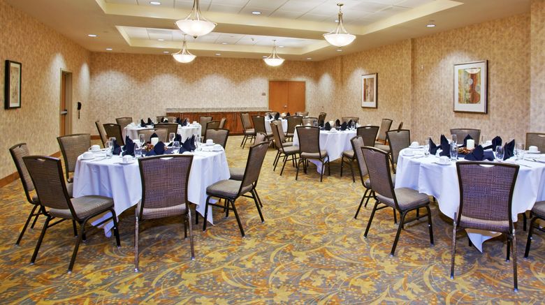 <b>Holiday Inn Ballroom</b>. Images powered by <a href="https://www.leonardoworldwide.com/" title="Leonardo Worldwide" target="_blank">Leonardo</a>.
