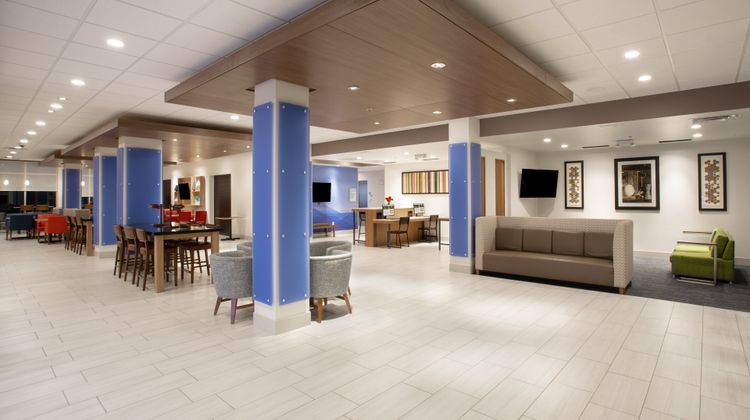 Holiday Inn Express & Stes Sioux City N. Lobby