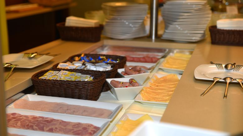 <b>Holiday Inn Salzburg City Restaurant</b>. Images powered by <a href="https://www.leonardoworldwide.com/" title="Leonardo Worldwide" target="_blank">Leonardo</a>.