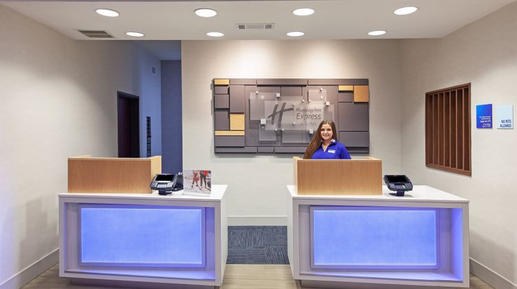 Holiday Inn Express & Suites Jasper Lobby