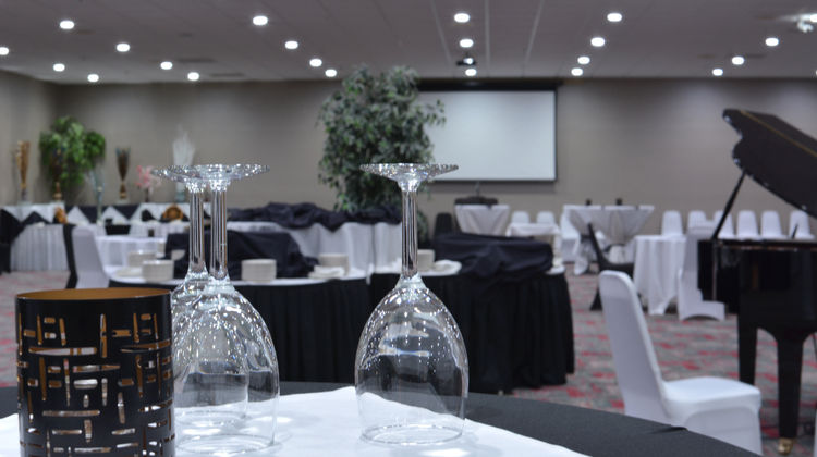 Holiday Inn Salem Ballroom