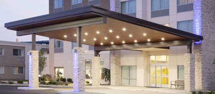 Holiday Inn Express & Suites Sandusky Exterior