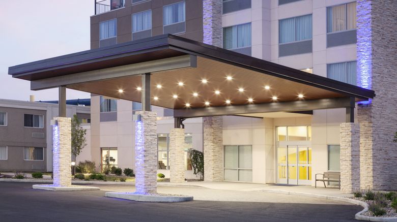 <b>Holiday Inn Express & Suites Sandusky Exterior</b>. Images powered by <a href="https://www.leonardoworldwide.com/" title="Leonardo Worldwide" target="_blank">Leonardo</a>.
