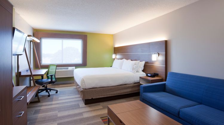Holiday Inn Express Minneapolis Room