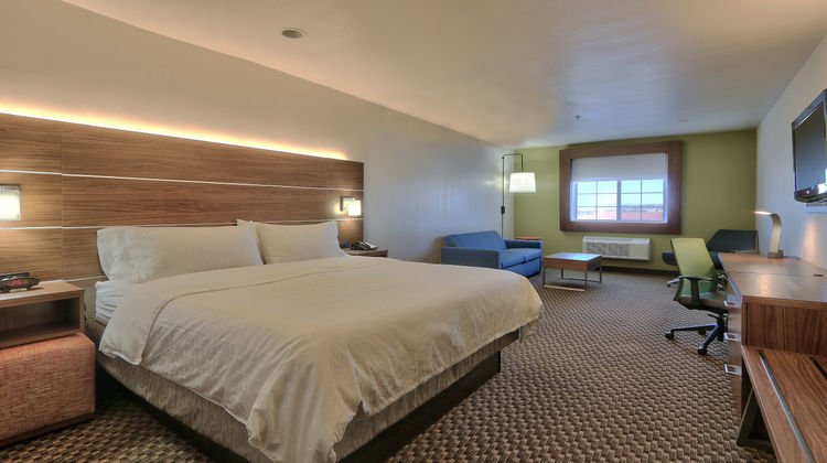 Holiday Inn Express Santa Rosa Room