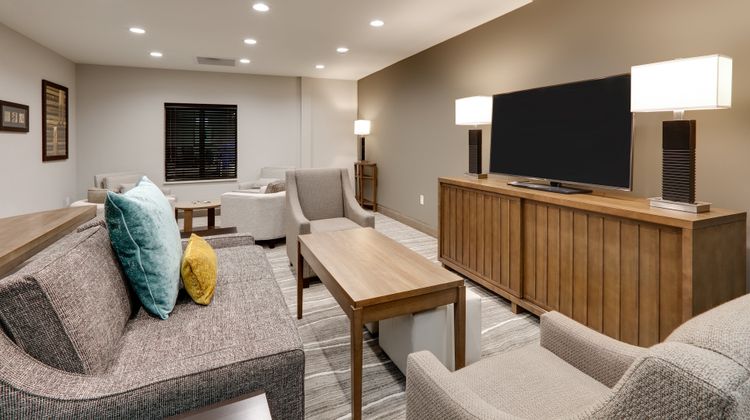 Staybridge Suites Downtown Lobby