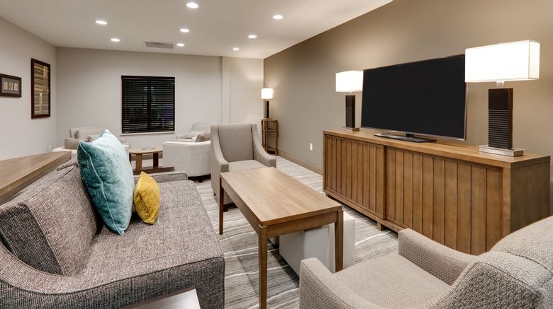 <b>Staybridge Suites Downtown Lobby</b>. Images powered by <a href="https://www.leonardoworldwide.com/" title="Leonardo Worldwide" target="_blank">Leonardo</a>.